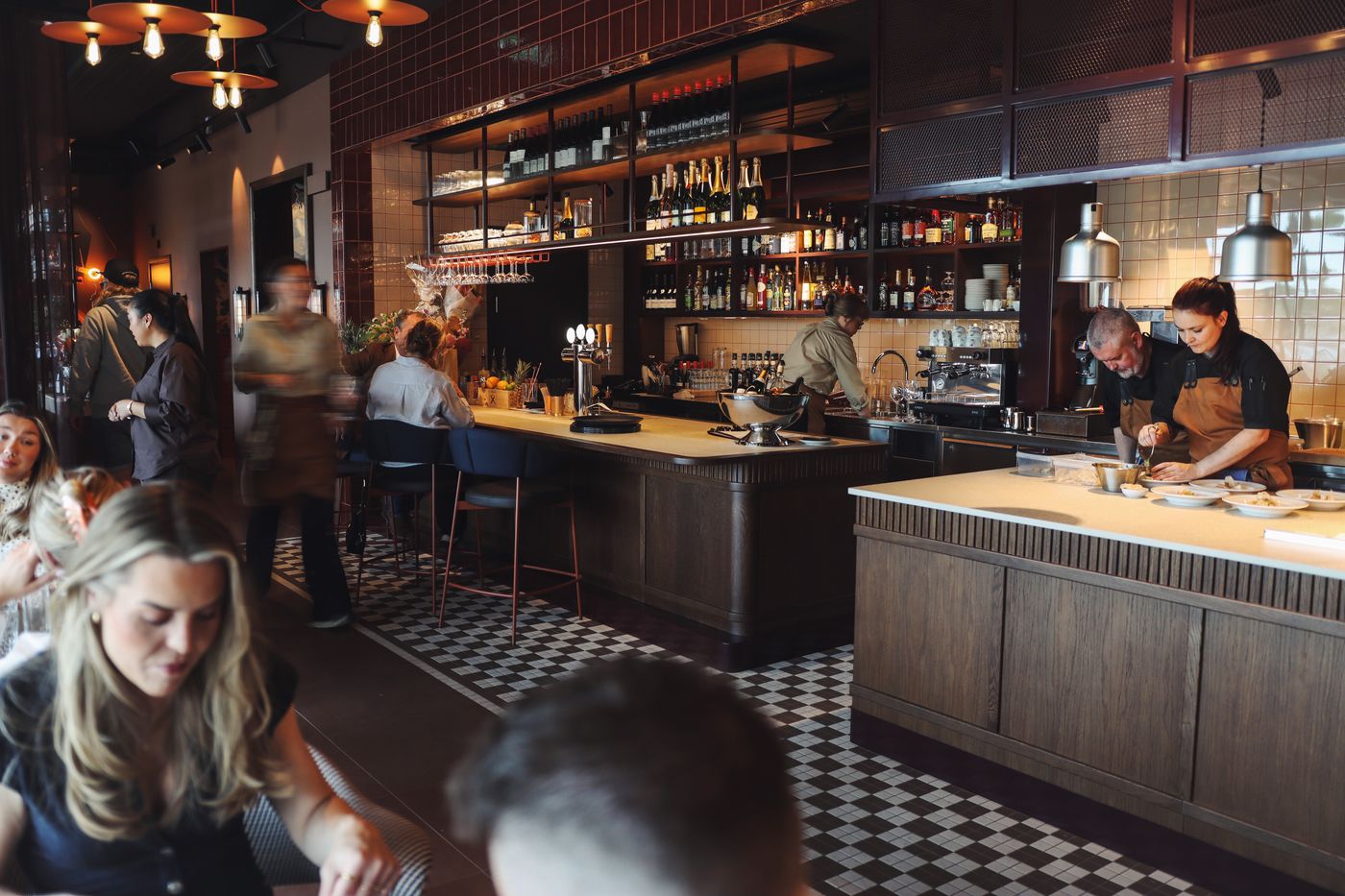 MOTION BLUR RESTAURANTjpg